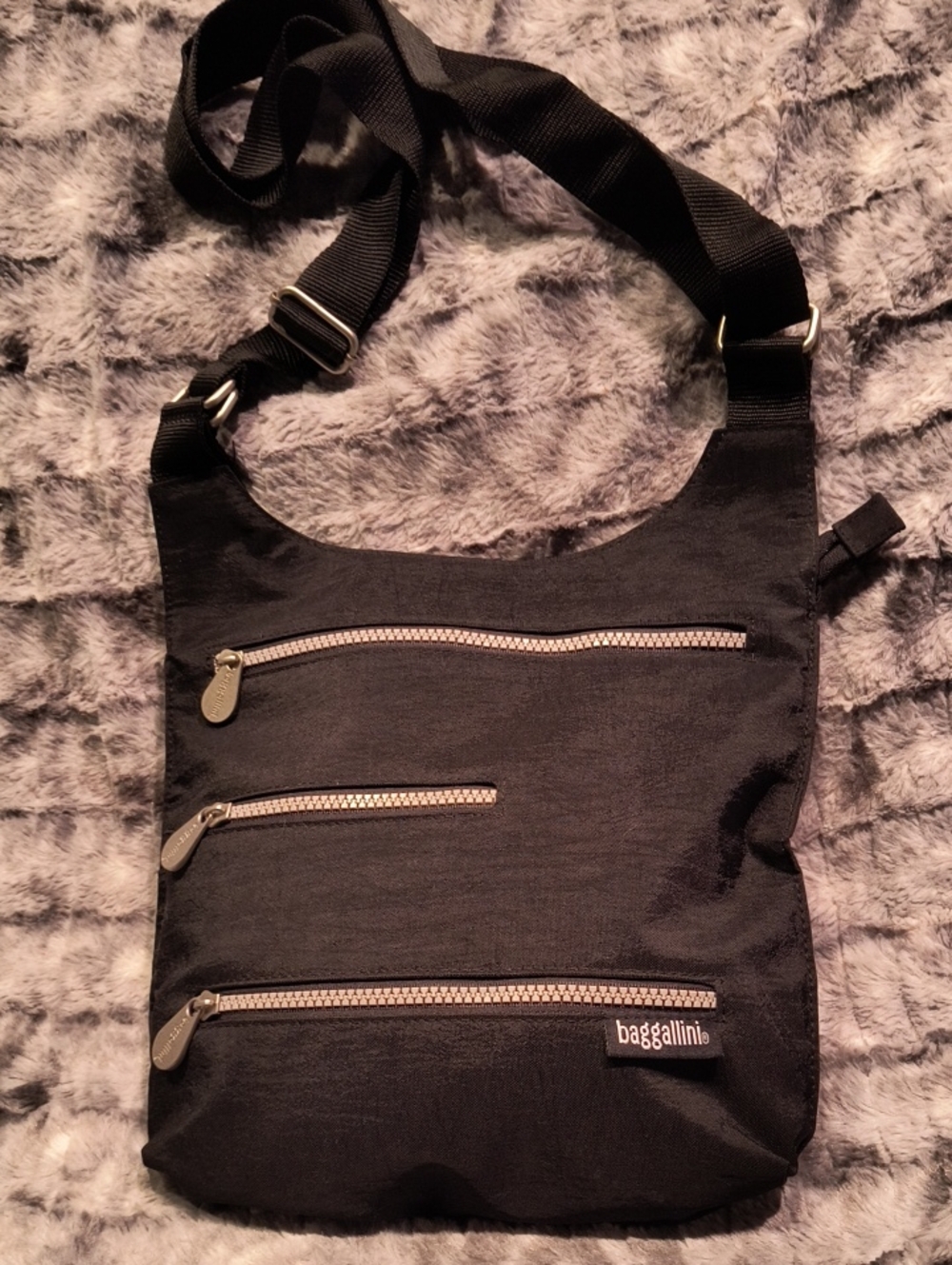 Baggallini Black Crossbody Organizer with Three Zip Pockets  Women's NWOT